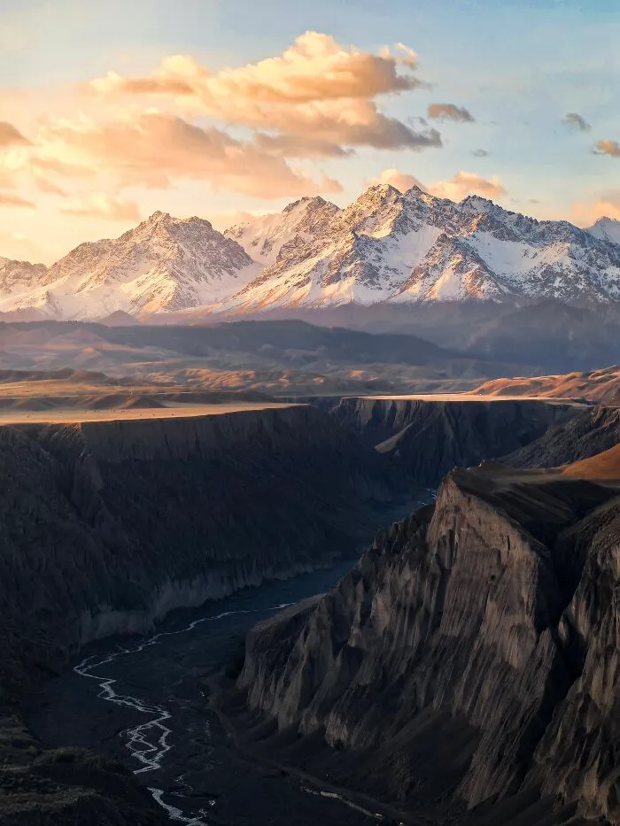 Honorable Mention, Landscapes & Wildlife: Jinshan Canyon By Zhongqi Guo