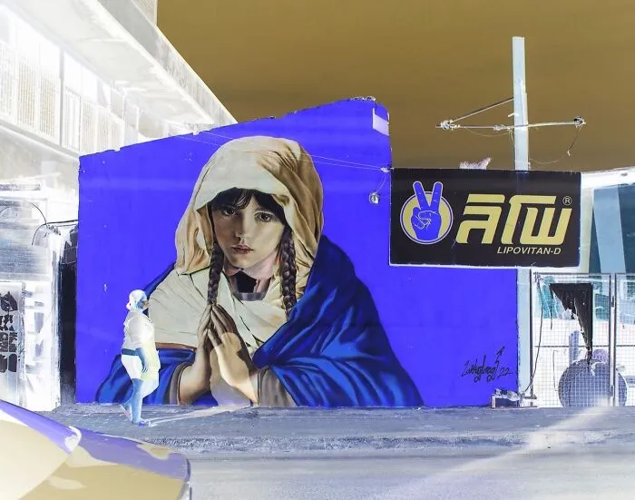 Thai Street Artist LuckyLeg Makes Murals That Feel Beautiful And Uncomfortable (34 Pics)
