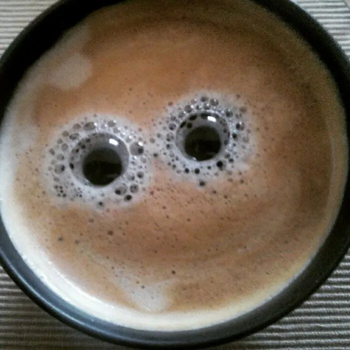 33 The Most Unintentionally Hilarious "Coffee Faces" Found In Foam Shared By This Community