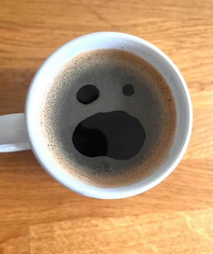 33 The Most Unintentionally Hilarious "Coffee Faces" Found In Foam Shared By This Community