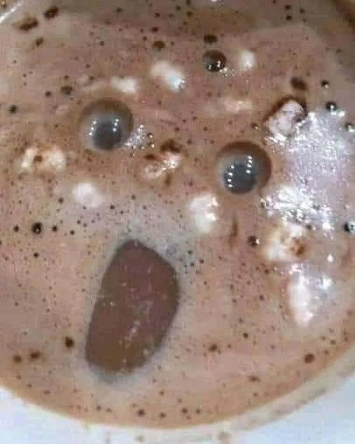 33 The Most Unintentionally Hilarious "Coffee Faces" Found In Foam Shared By This Community