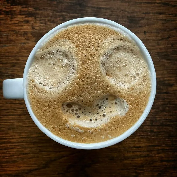 33 The Most Unintentionally Hilarious "Coffee Faces" Found In Foam Shared By This Community