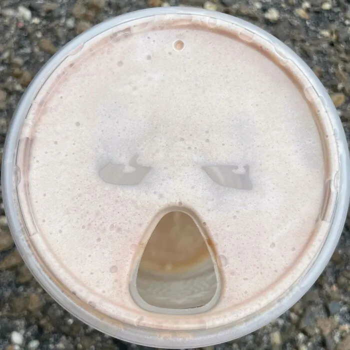 33 The Most Unintentionally Hilarious "Coffee Faces" Found In Foam Shared By This Community