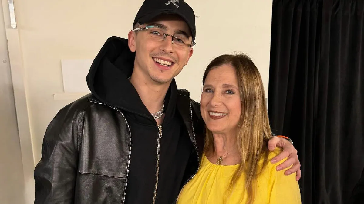 “He Looks Happier”: Internet Reacts To Timothée Chalamet Ditching Kylie For Mom At Actor Awards