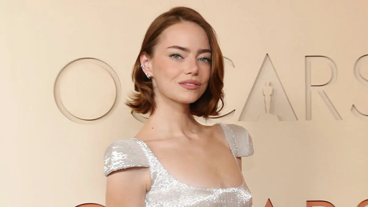 Emma Stone’s Oscars Look Raises Eyebrows As Talk Of ‘Hollyweird’ Beauty Norms Intensifies