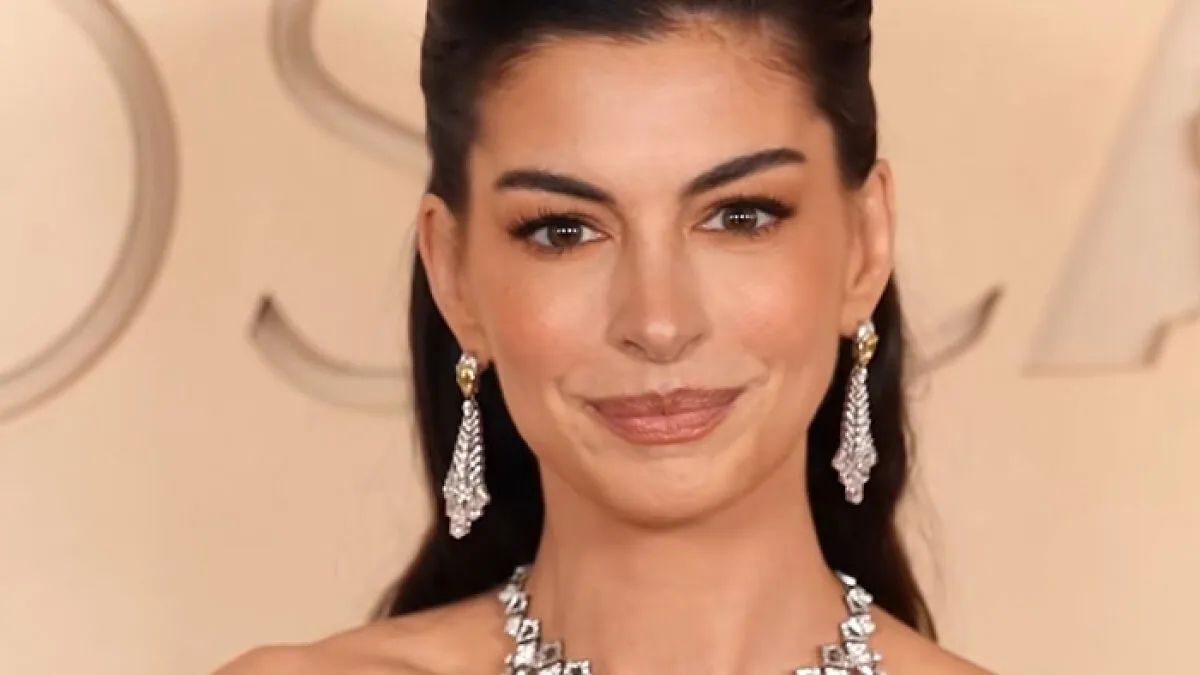 Anne Hathaway Reveals 'Trick' Behind Taut Face After Fans Scrutinized Her Oscars Appearance
