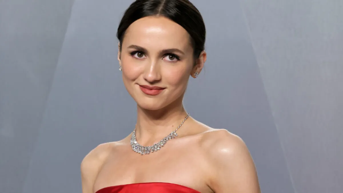 "Are We Supposed To Ignore This?": People Notice Disturbing Detail In Photos Of Maude Apatow At Oscars Party