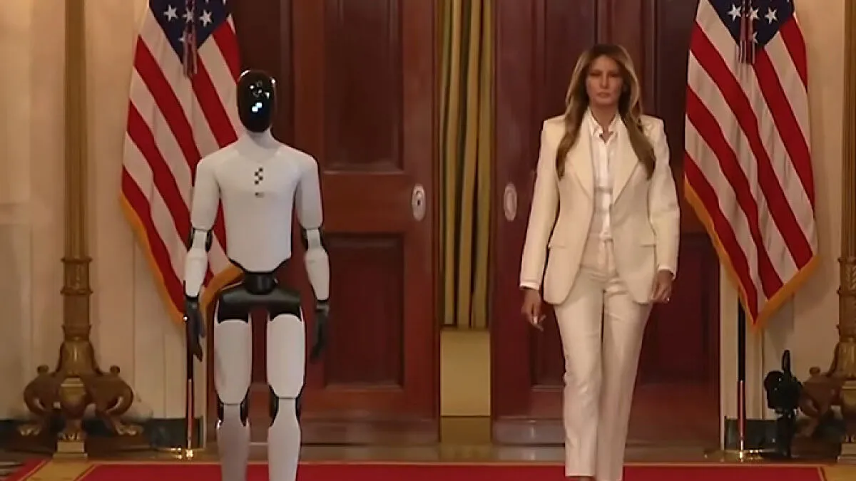 Melania Trump’s Moment With Robot Has Everyone Spotting The Same Strange Detail