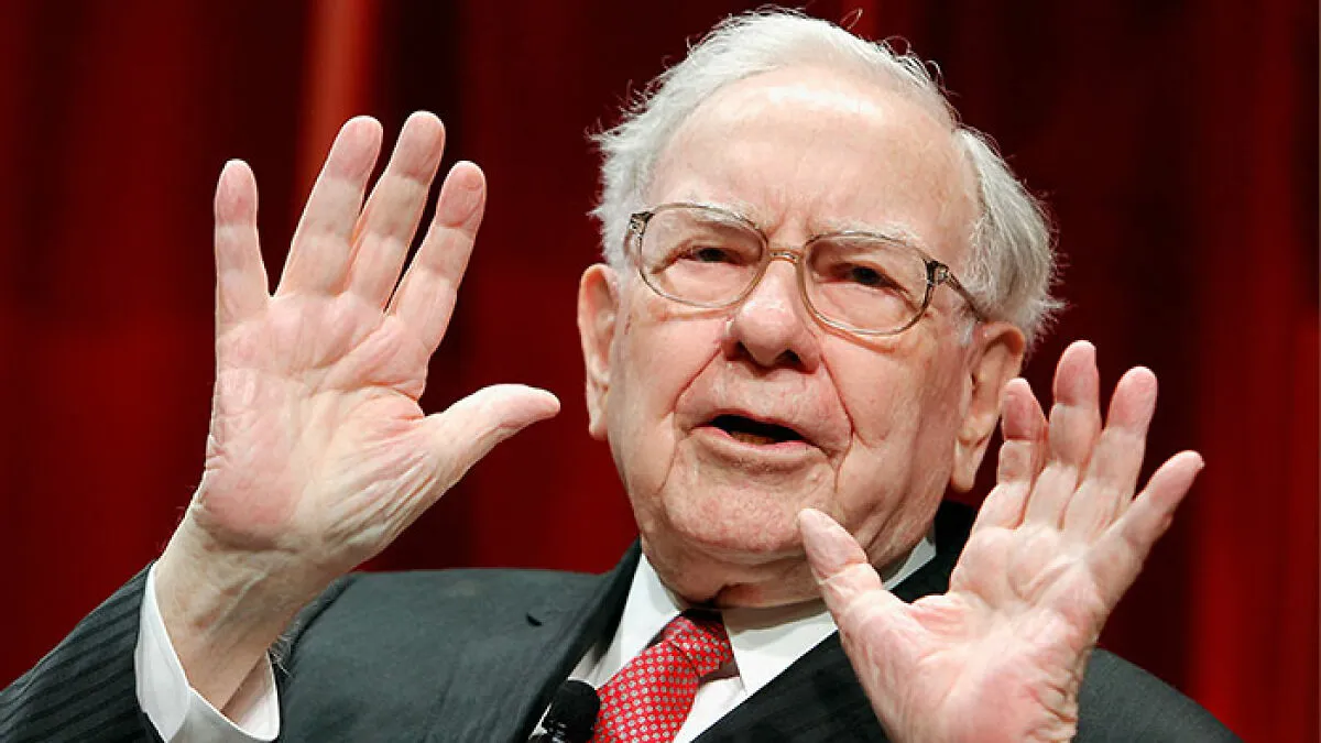 Warren Buffett’s Stunning Disclosure About His Relationship With Bill Gates Since Epstein Scandal Emerged