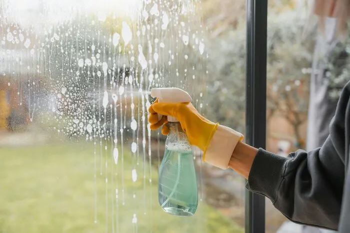 “Hilariously Awkward”: 37 Things Window Cleaners Didn’t Expect To See While On The Job
