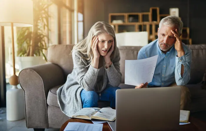 Online Thread Asked For The "Dark Facts" Of A Profession, And These 33 Answers Are Sobering