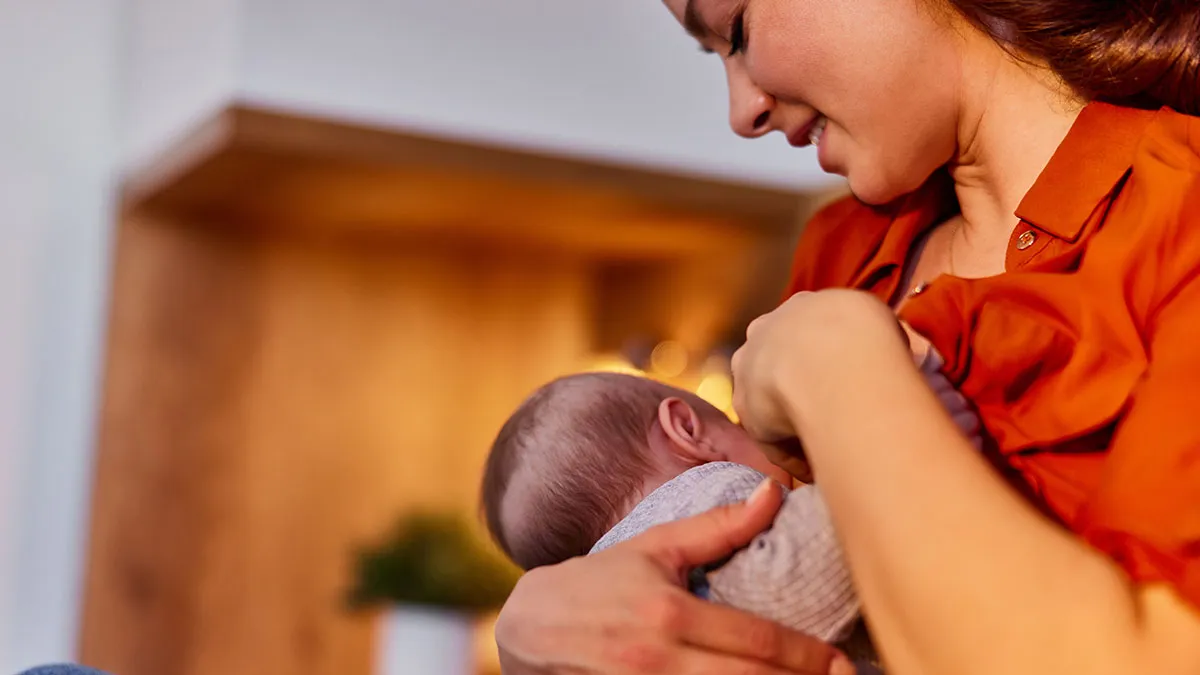 Woman Cuts Off Friend After She Freaks Out Over Feeding Baby And Calls CPS On Her 