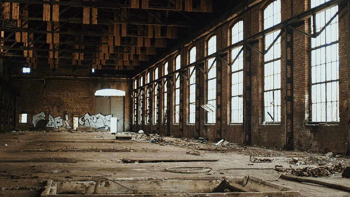 33 Horrifying Relics Hidden Inside Forgotten Mansions That Defy All Logical Explanation