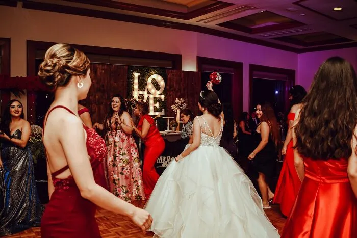 81 Wedding Moments In Which People Realized That The Marriage Wasn’t Going To Last Long