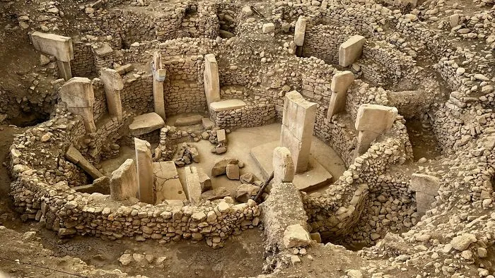 47 Times Archaeologists Dug Up Surprising Finds That Should Have Been Major News