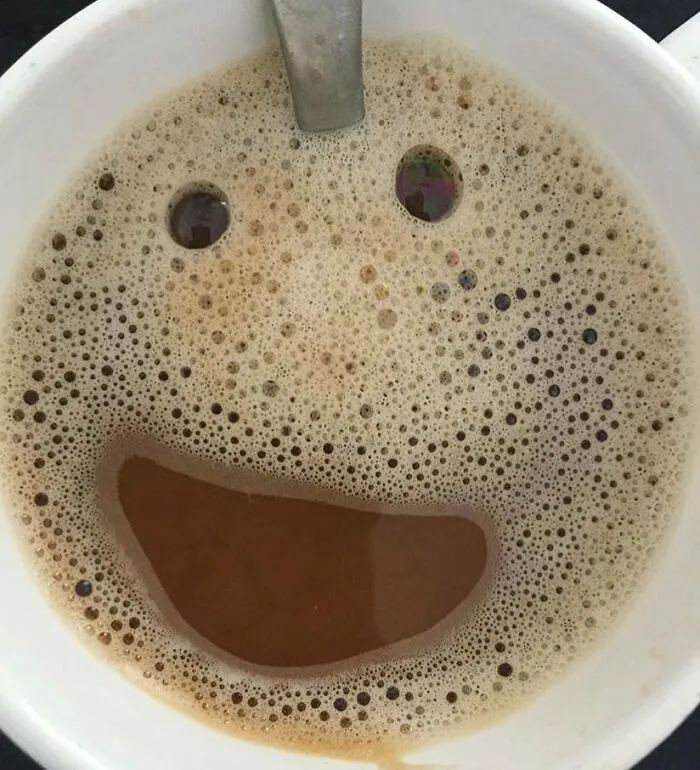 33 The Most Unintentionally Hilarious "Coffee Faces" Found In Foam Shared By This Community