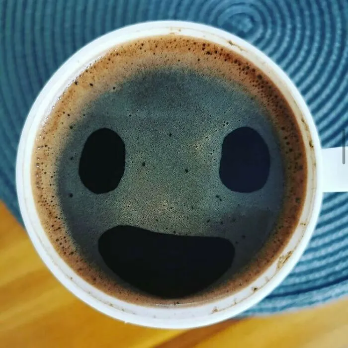 33 The Most Unintentionally Hilarious "Coffee Faces" Found In Foam Shared By This Community