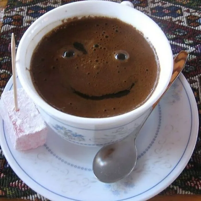 33 The Most Unintentionally Hilarious "Coffee Faces" Found In Foam Shared By This Community