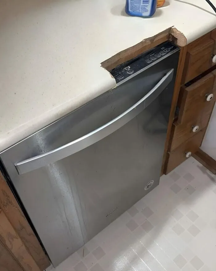 This Account Shares The Most Ugly Designs, And Here Are The 40 Ugliest Ones (New Pics)