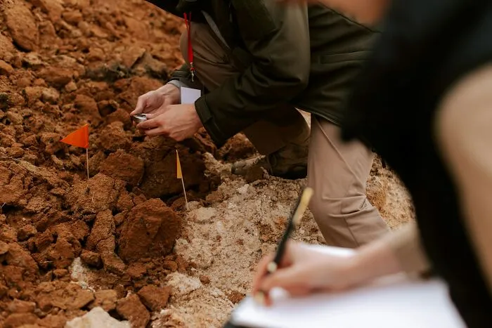 47 Times Archaeologists Dug Up Surprising Finds That Should Have Been Major News