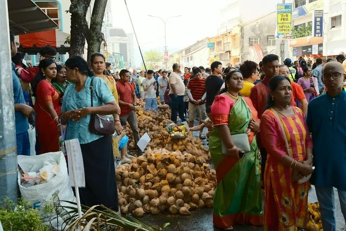 39 Cultural Things People Thought Were Completely Normal Until They Visited Other Countries