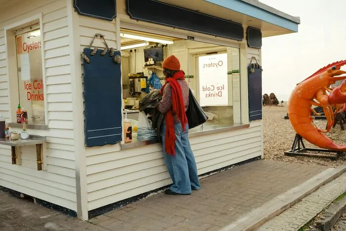 41 Chilling Encounters People Had That Turned Ordinary Homes Into Something Far More Sinister