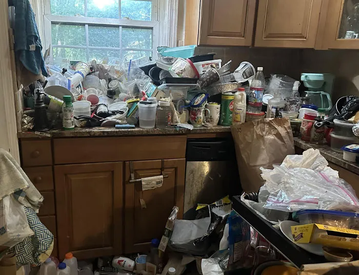 “They Were Arrested”: 63 People Who Have Experienced Living Next To Neighbors From Hell 