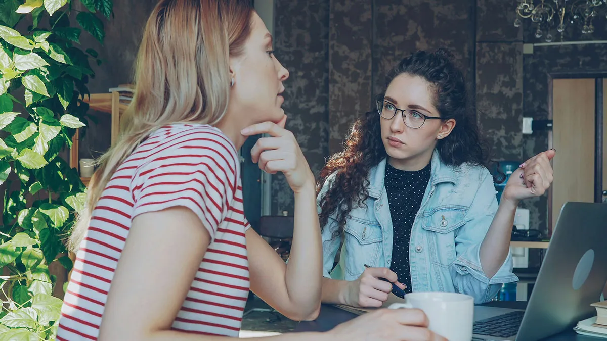 Rich Woman Drives Friends Mad By Pretending To Be Poor, Receives A Hard Pill To Swallow Online