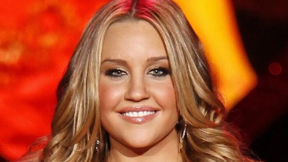 “A Stroke Of Genius”: 40 Celebrities Who Moved On From Fame And Chose A More Low-Key Life