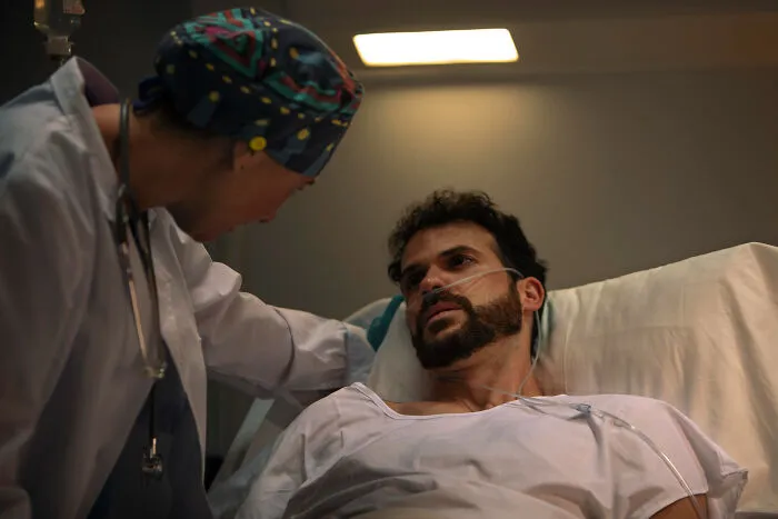 Surgical Staff Reveal 37 Absolutely Unhinged Things Patients Confessed While Under Sedation