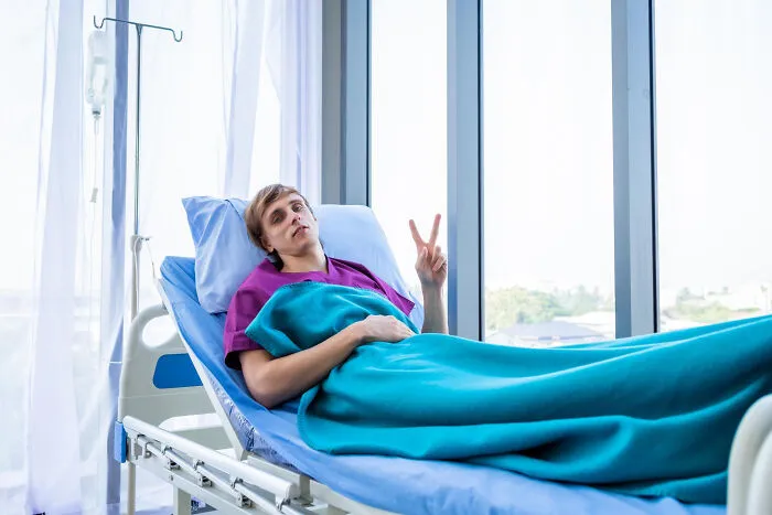 Surgical Staff Reveal 37 Absolutely Unhinged Things Patients Confessed While Under Sedation