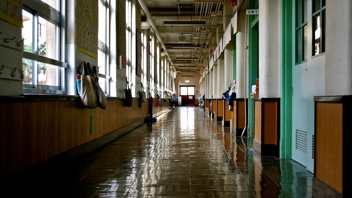 41 Chilling Encounters People Had That Turned Ordinary Homes Into Something Far More Sinister