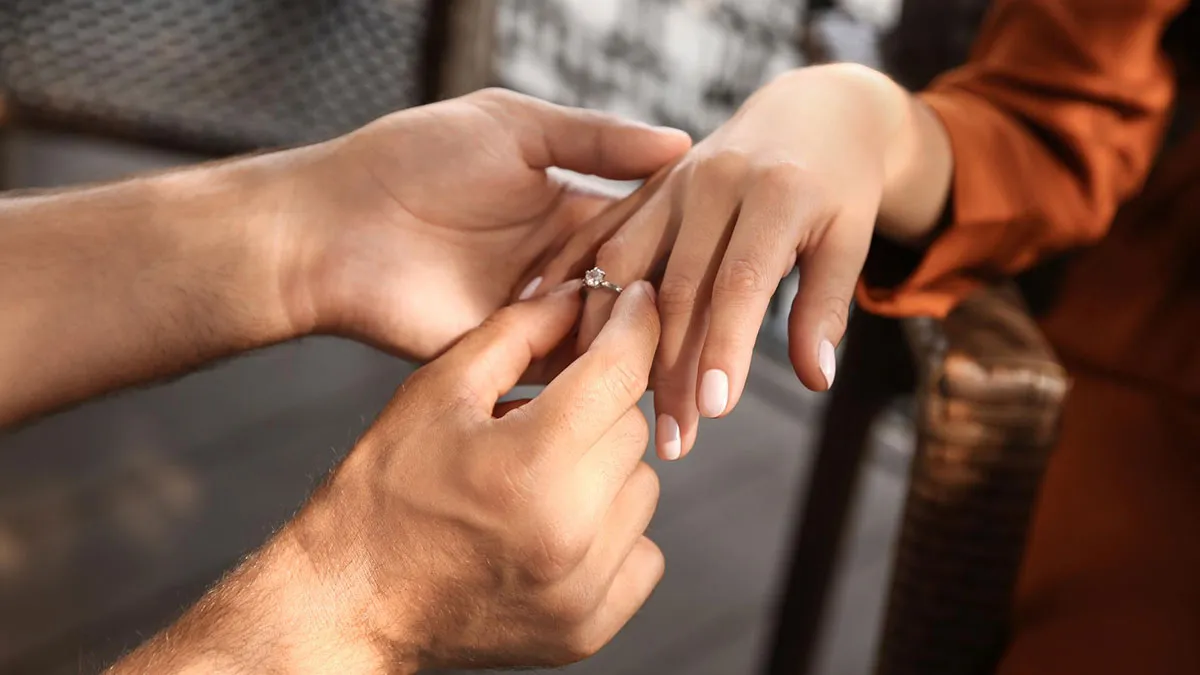 Fiancée Hates The $3k Ring They Picked Together, Now She's Demanding An $18k Upgrade