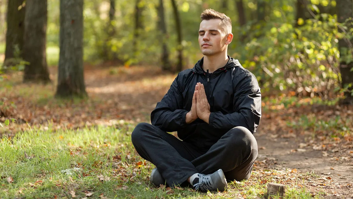 Employee Calls Out Paid Prayer Breaks, Starts “Meditating” In Protest, HR Chaos Ensues