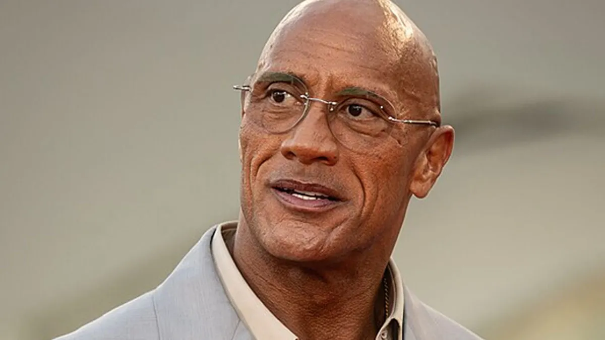 "Threw An iPad At Me Across A Restaurant": 57 Celebrities Who Acted Like Total Jerks To Fans