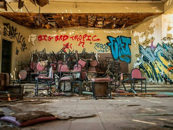 33 Horrifying Relics Hidden Inside Forgotten Mansions That Defy All Logical Explanation