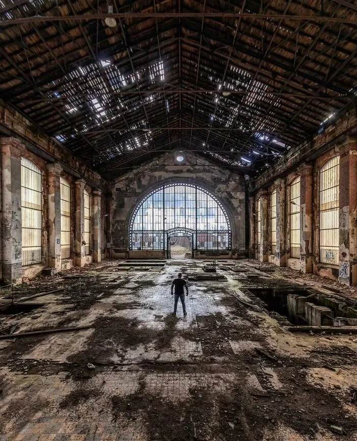 This Page Shared 55 Photos Of Creepy Places Lost To Time