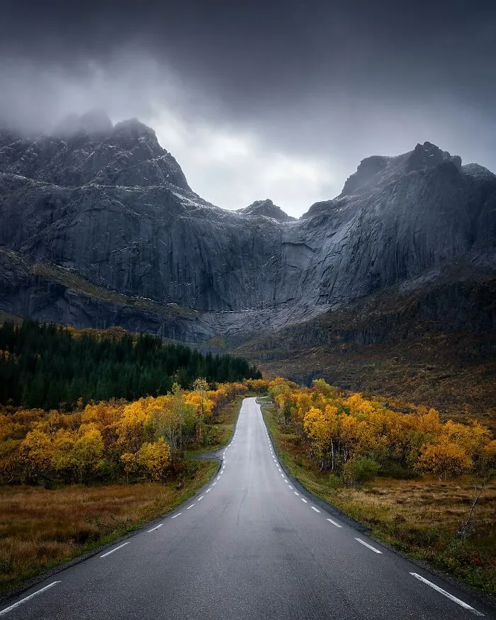This Photographer Captured 48 Breathtaking Landscapes From Mountains, Coasts, And Night Skies