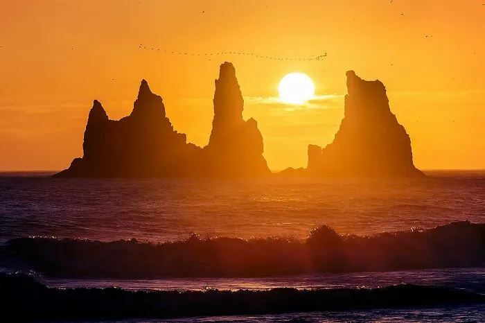 This Photographer Captured 48 Breathtaking Landscapes From Mountains, Coasts, And Night Skies