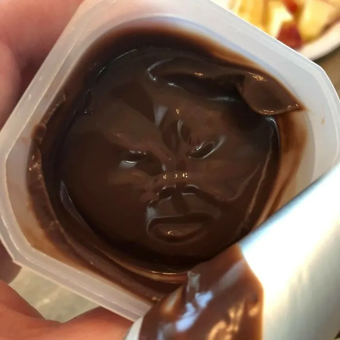 This Page Shared 60 Strange Moments When People Saw Faces In Everyday Things (New Pics)