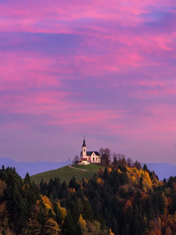 This Photographer Captured 48 Breathtaking Landscapes From Mountains, Coasts, And Night Skies