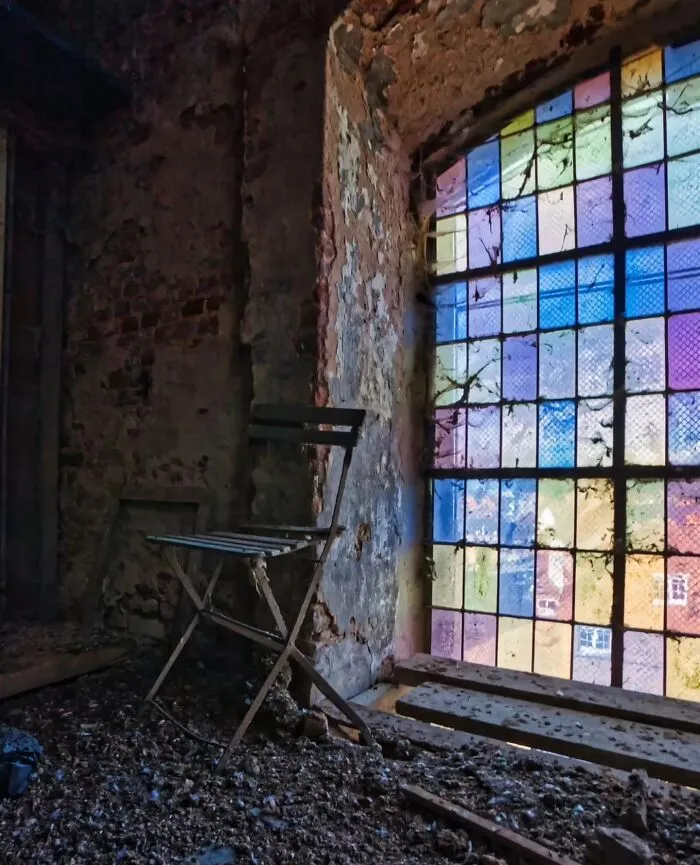 This Page Shared 55 Photos Of Creepy Places Lost To Time