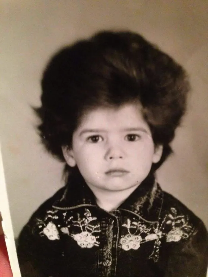 79 Hilariously Awkward Childhood Blunders Captured On Camera That Still Haunt People Today
