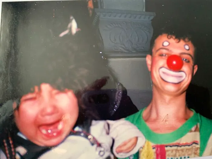 79 Hilariously Awkward Childhood Blunders Captured On Camera That Still Haunt People Today