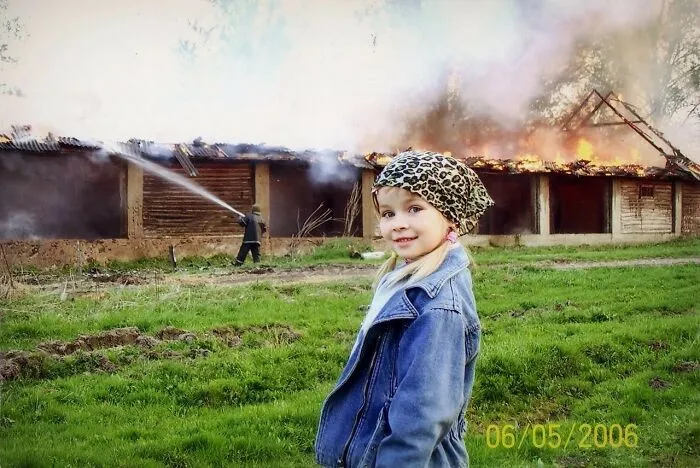 79 Hilariously Awkward Childhood Blunders Captured On Camera That Still Haunt People Today