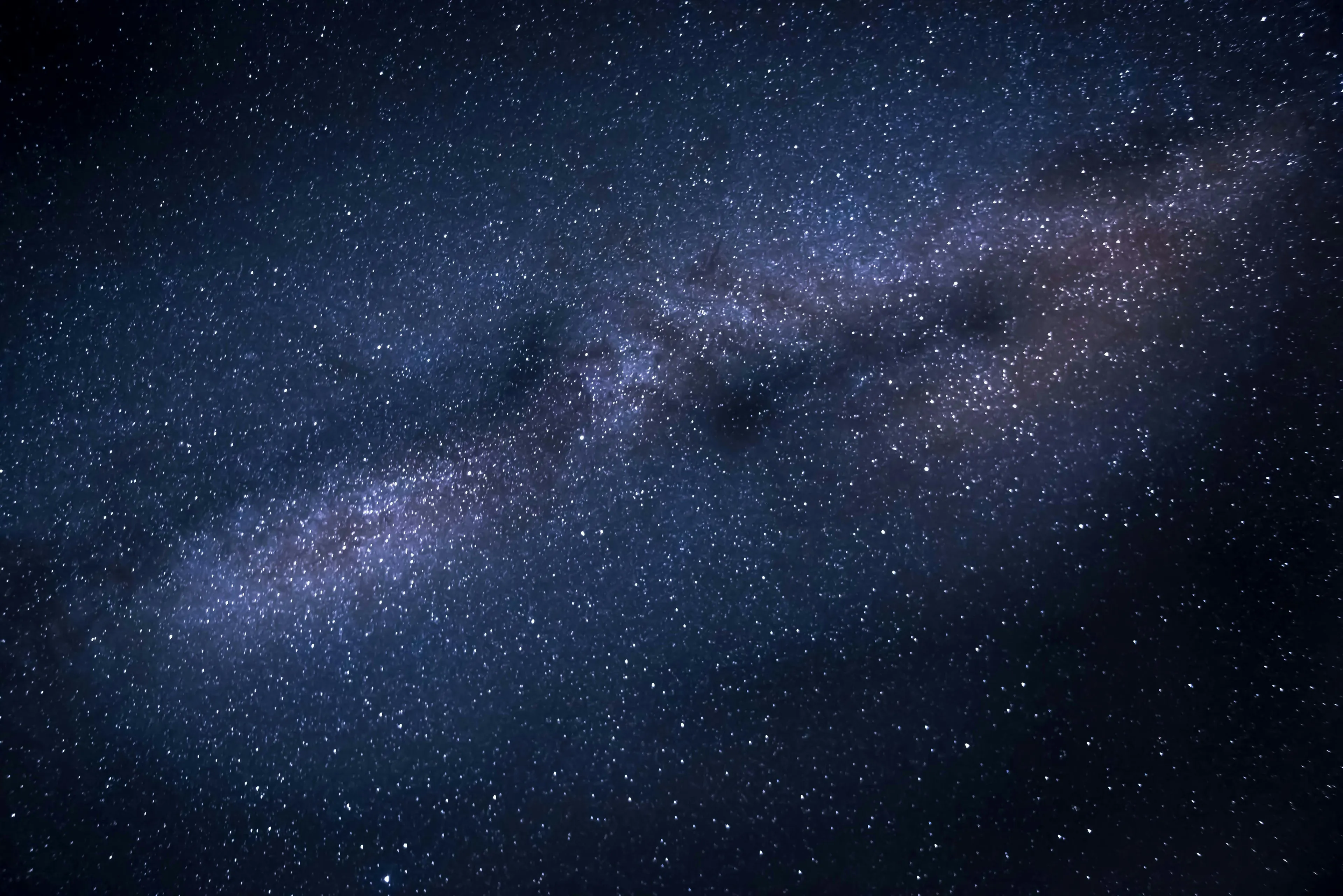 Star-filled night sky showcasing the vast universe, highlighting the most common element in the entire universe.