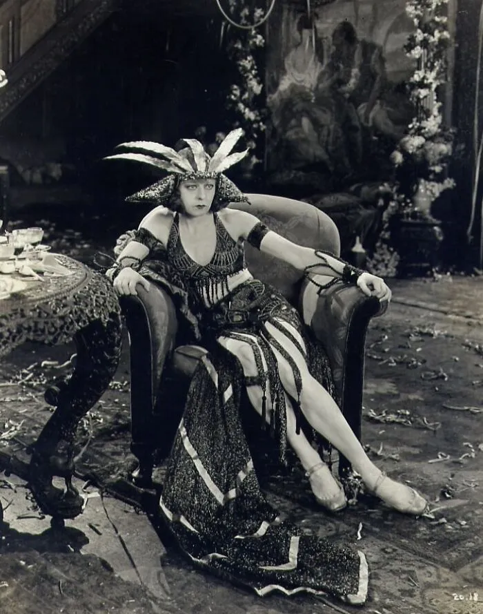 Seena Owen, 1921