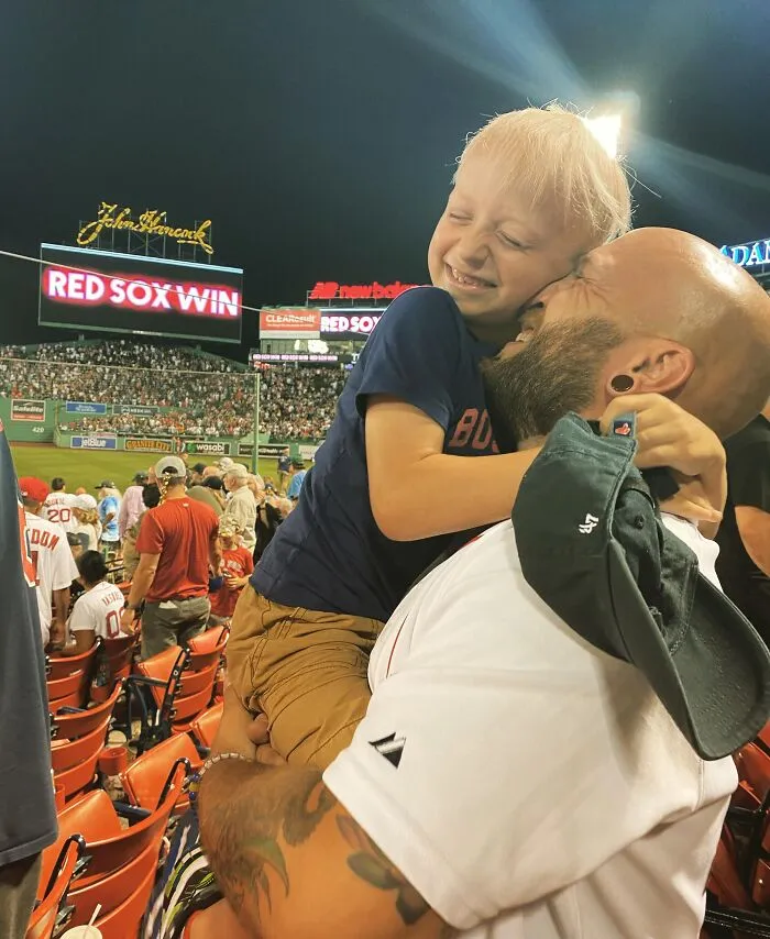 ¡Mi hijo venció al cáncer y finalmente llegó a ver Fenway! Fue uno de los mejores momentos de mi vida, y uno que no sabía si alguna vez llegaría a ver.