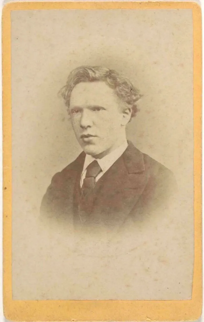 La única fotografía conocida de Vincent Van Gogh, tomada a los 19 años.