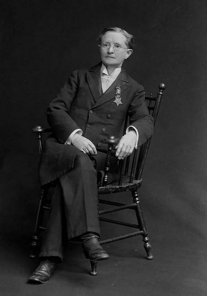 Mary Edwards Walker, la única mujer que ha recibido la Medalla de Honor. (1865)